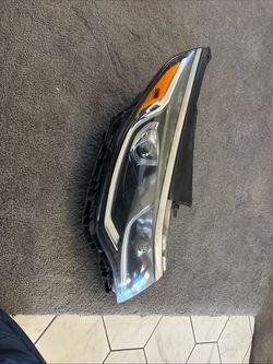 2019-2020 Kia Optima Passenger Side (RH) Halogen Headlight with LED DRL.