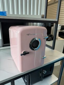 Frigidaire Retro Mini Fridge with Bluetooth Speaker