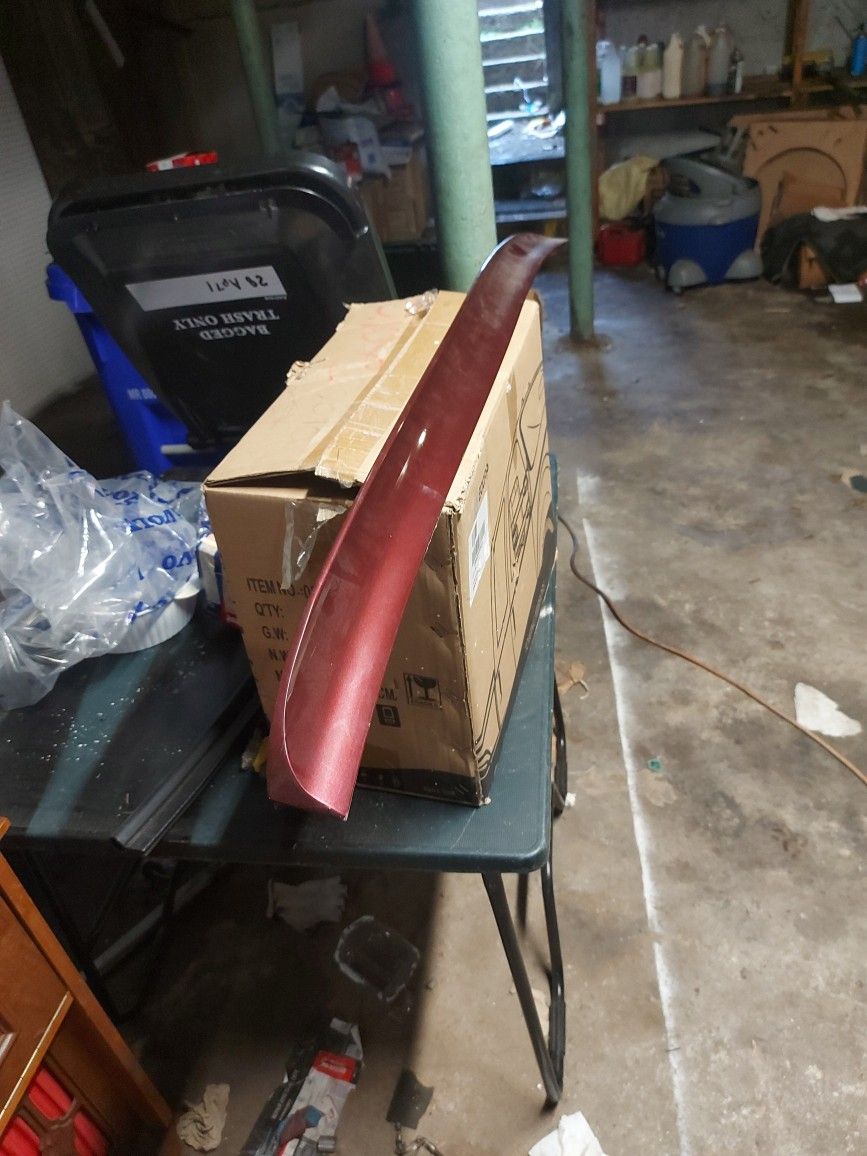 This spoiler came off of 2017 Honda Accord