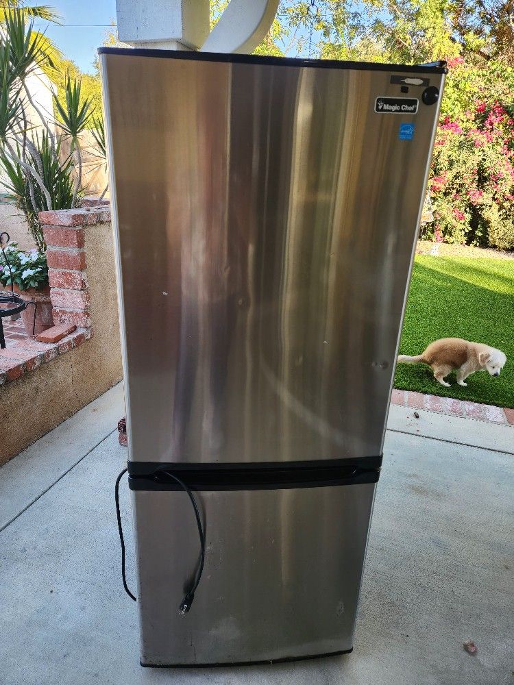 4'7" Ft Height REFRIGERATOR