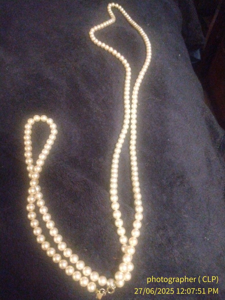 Vintage Plastic Pearl Beaded Necklace