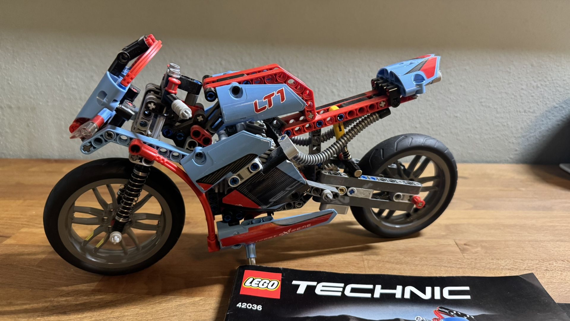 Lego Technic 42036 Street Extreme Motorcycle