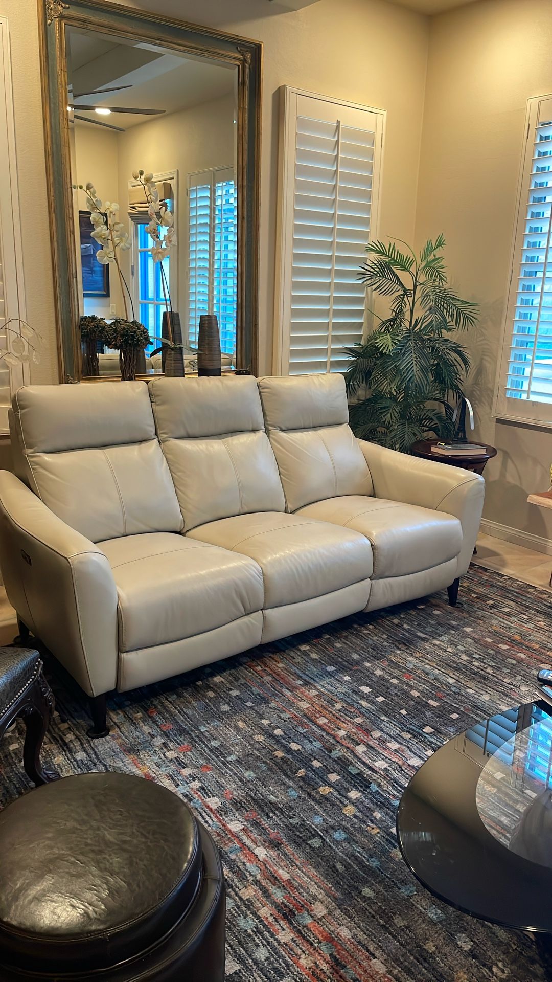 Leather Recliner Couch Very Good Condition 