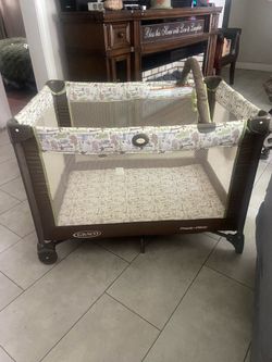 Graco play pen