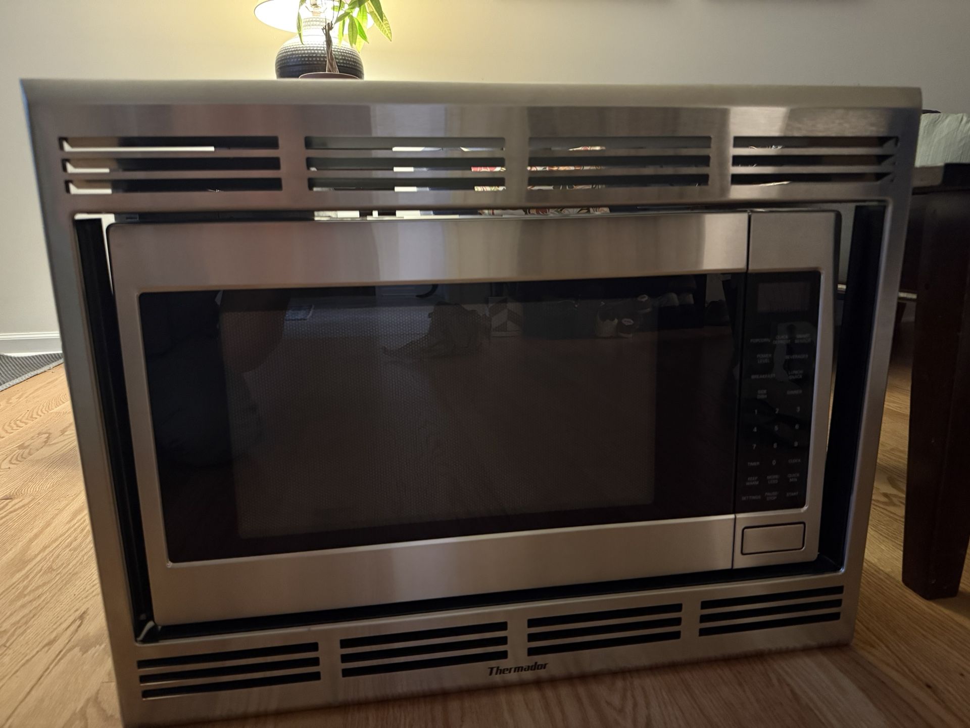 24” Thermador Microwave Model MBES/01