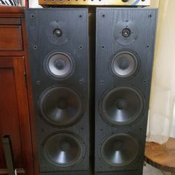 Cambridge Soundworks  Tower Speakers