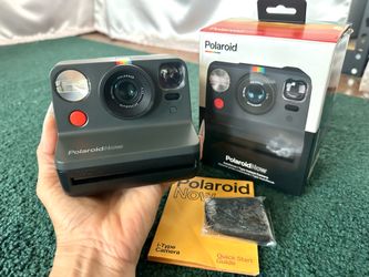 BRAND NEW Polaroid Camera