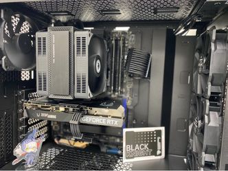 Black gaming pc setup