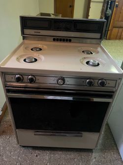 APPLIANCES NOT SURE IF THEY WORK CAME WITH THE HOUSE $125 each today only