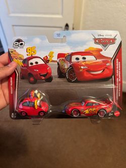 Pixar cars lightning McQueen and Maddy mcgear 2 pack