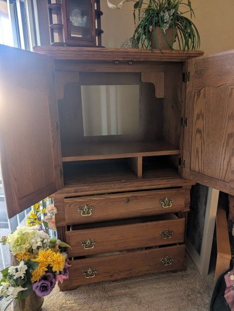 Armoire w/ Deep Drawers & TV Shelf