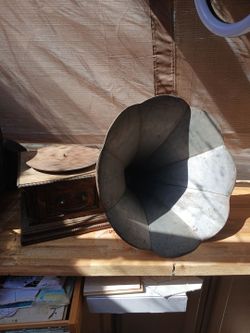 Antique 1905 Columbia Model BI "Sterling" Disc Graphophone Base & Morning Glory Horn