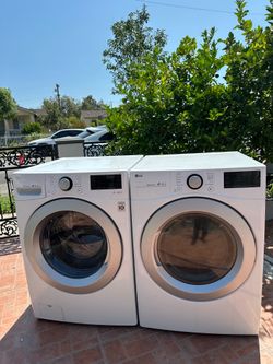 Washer and Dryer / Lavadora y Secadora