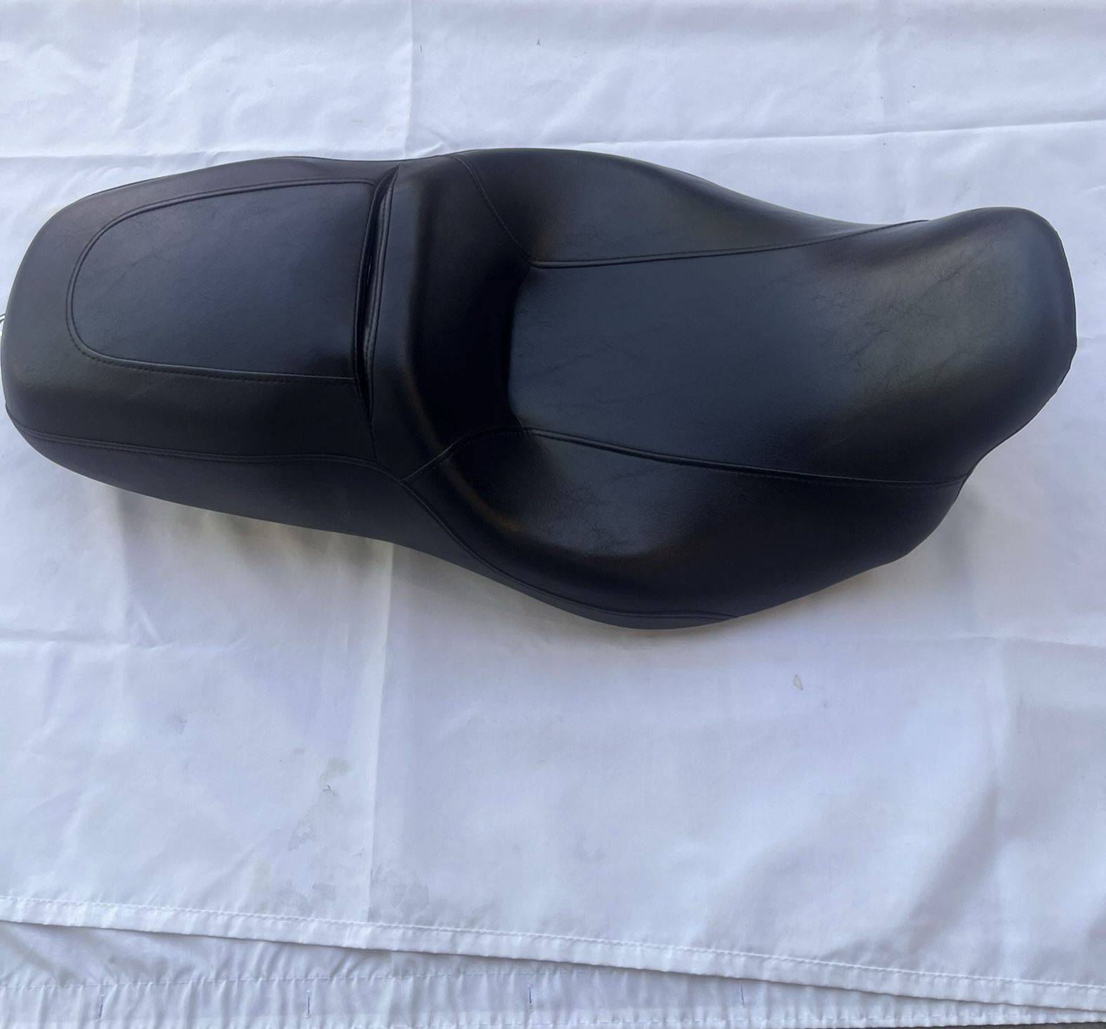 Seat Harley Davidson Street Glide Touring seat P52320-11