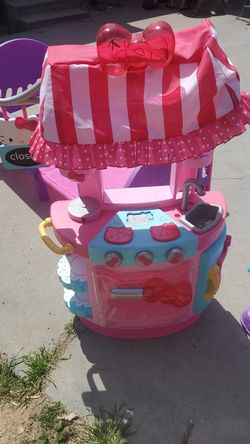 Hello kitty kitchen lights up needs batter