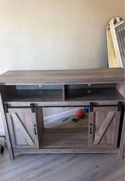 Free tv stand