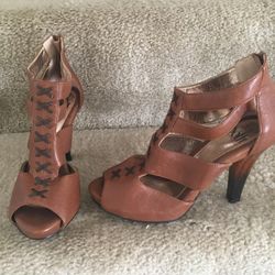 6 1/2 Brown Sofft Leather Sandals