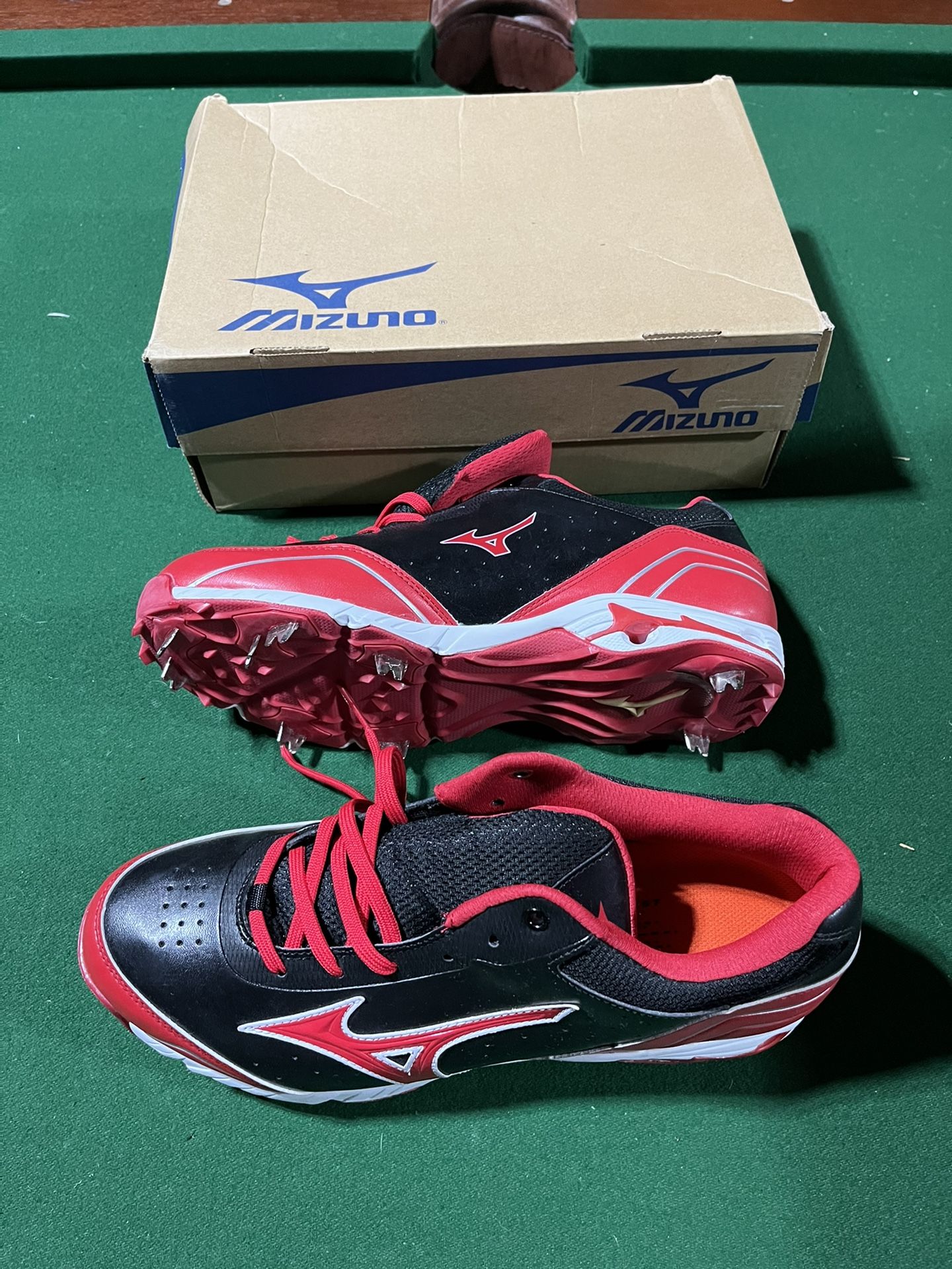 Mizuno Metal Cleats - 9 Spike (new/never worn)