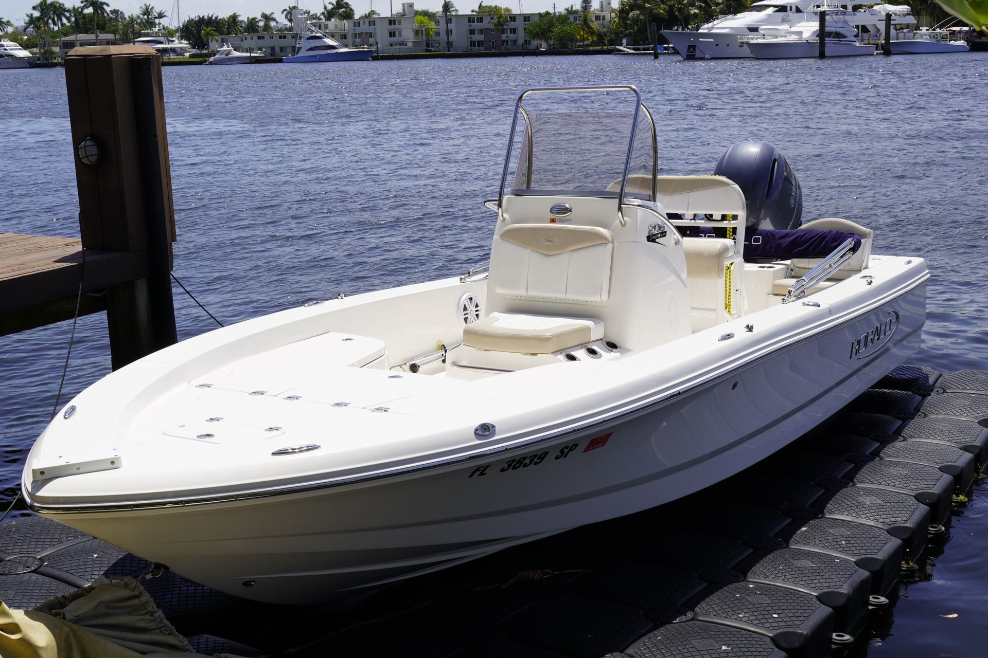 2019 Robalo 206 Cayman