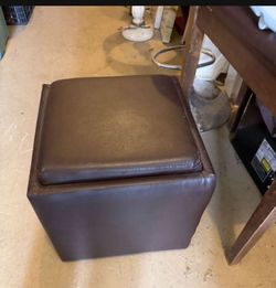 Last Chance faux leather cube stool