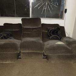 Large Sofa With 2 Recliners In Good Condition 