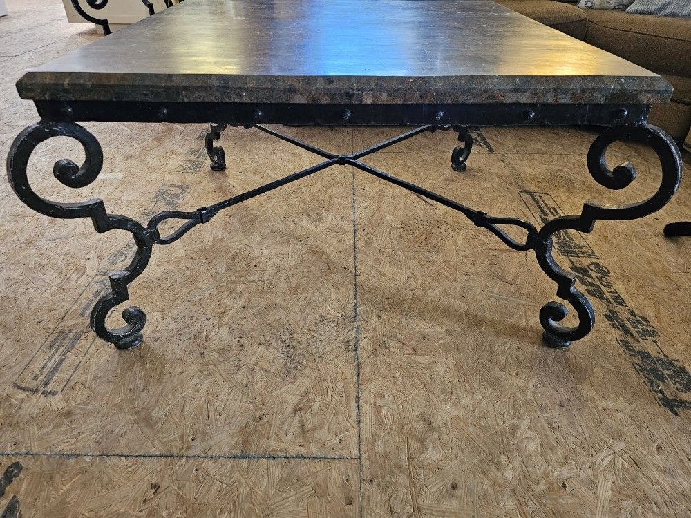 Coffee table/end table set.