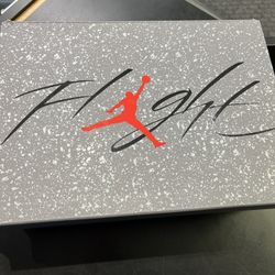 Size 10 Jordan with box (753)