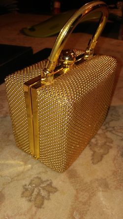 Vintage womens gold chain box purse