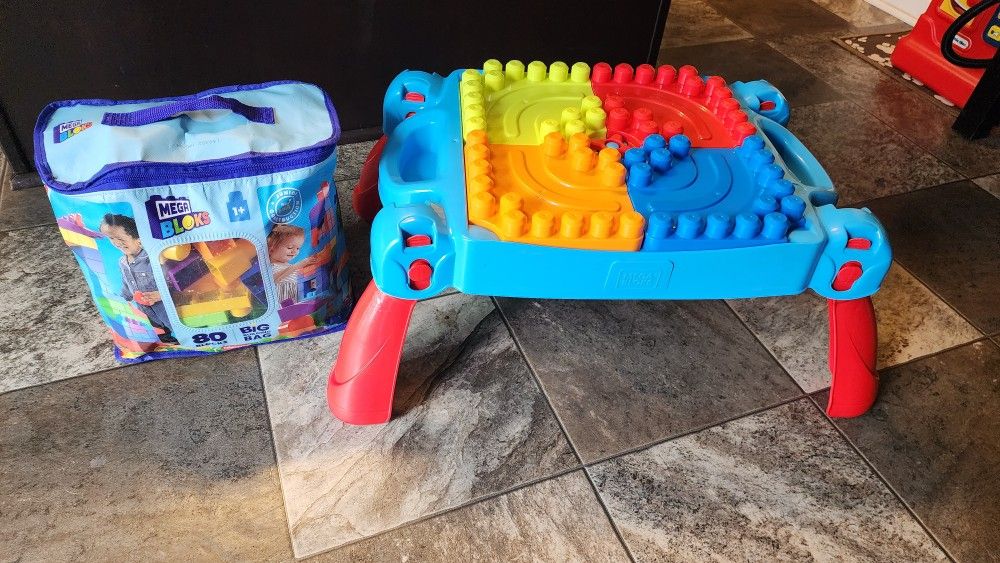 Mega Blocks Folding Table,80 Blocks And Train