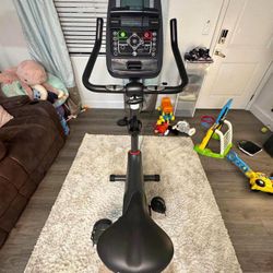 Schwinn 130 Upright Exercise Bike – Excellent Condition!