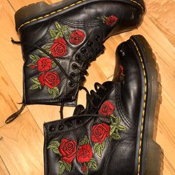 1460 VONDA FLORAL LEATHER DR. MARTENS