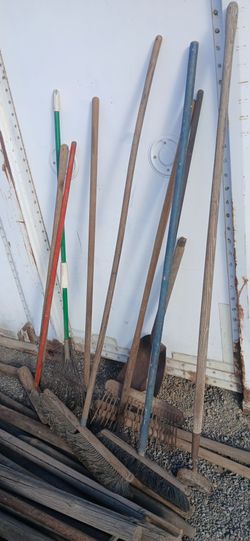 Palas shovels land scaping tools