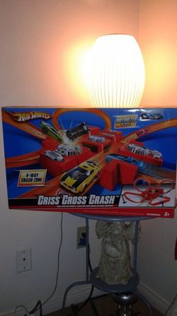 Hot Wheels Criss Cross Crash