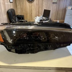 2022-2025 Honda Civic RH Headlight OEM ( 33100-T20-A22)
