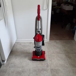 DIRT DEVIL VACUMM  CLEANER  ENDURA  REACH COMPACT POWER GOOD CONDITION $25