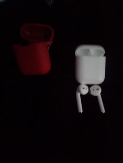 Apple AirPods (2nd generation).