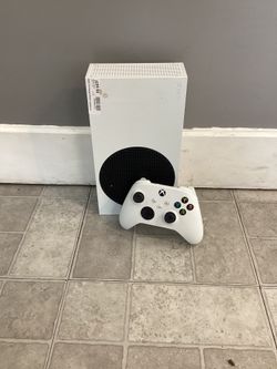 Xbox Series S With Controller