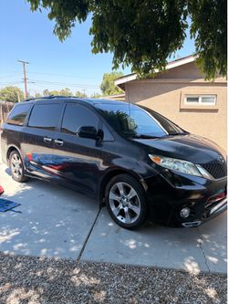 2012 Toyota Sienna