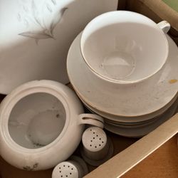 FREE Tea Cups Teacup Saucers Salt Pepper Shakers FREE 