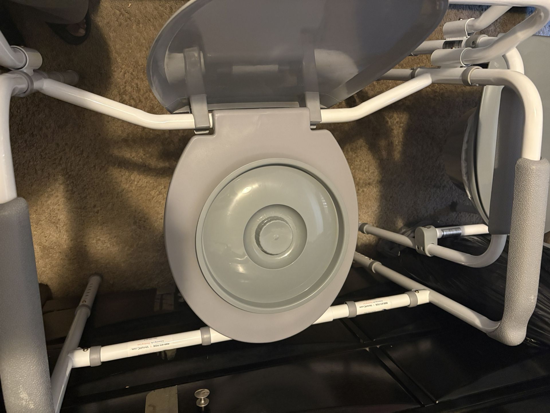 Plus Size Commode W/ Commode Bags