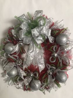 Christmas wreath 20” silver balls