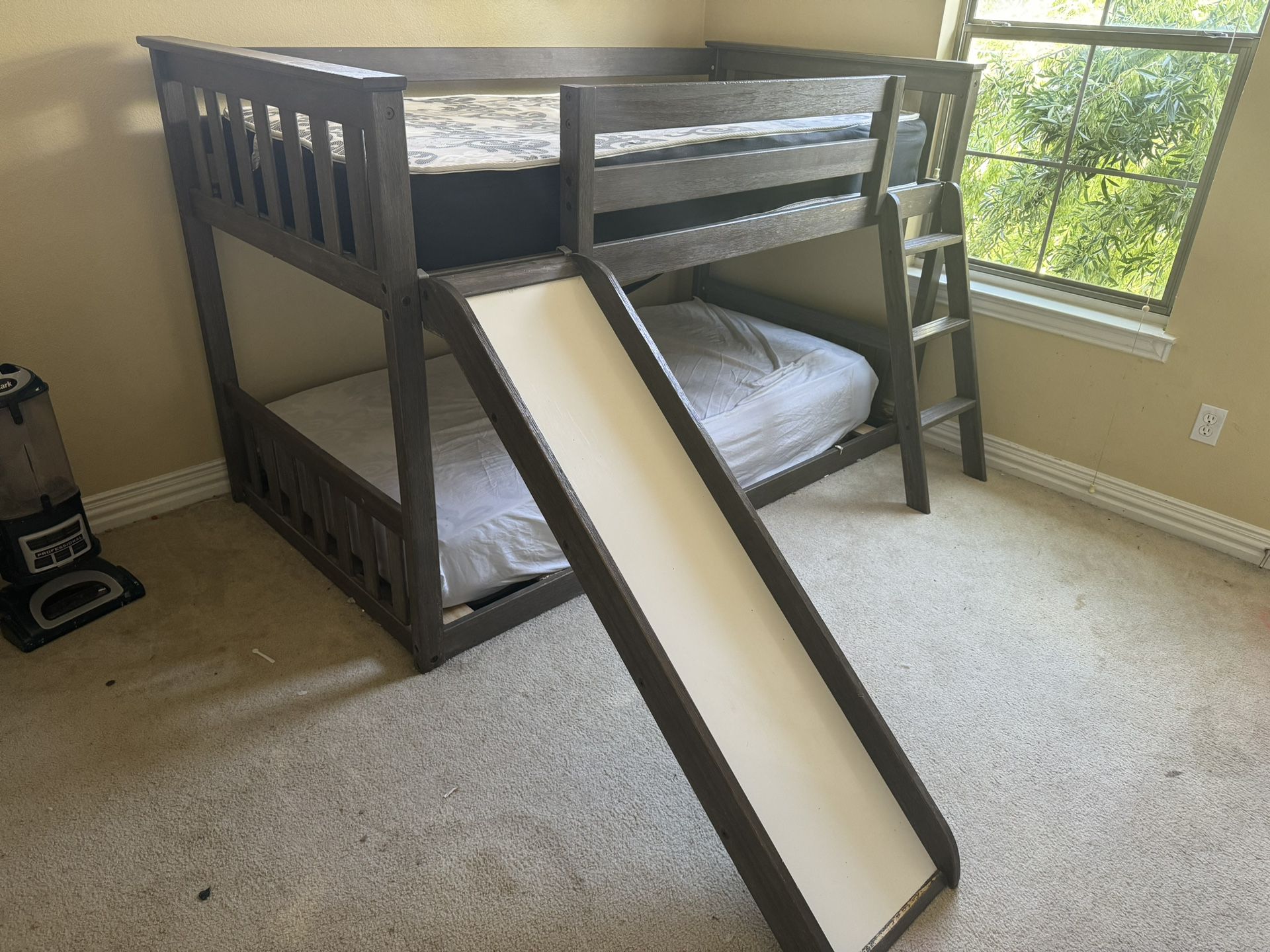 Twin/full Bunk Bed With Slide