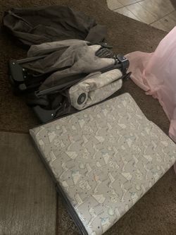 Play Yard / Pack And Play