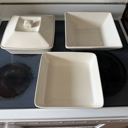 4pc Set - 10 strawberry street bakeware / cookware