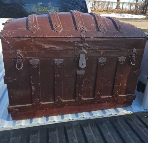 Old Chest/Trunk