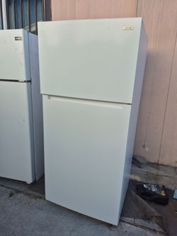 Standard Size Fridge In Great Condition $200