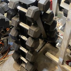 RUBBER  SET  OF  DUMBBELLS  &  PYRAMID  DUMBBELL  RACK  (PAIRS OF)  :  15s  20s  25s  30s  40s 