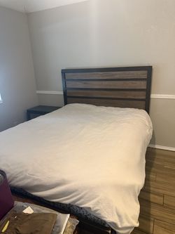 Queen size bed set
