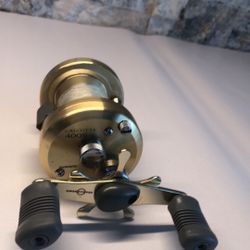 Shimano Calcutta 400S “GOLD” Casting Fishing Reel-GOOD SHAPE!!