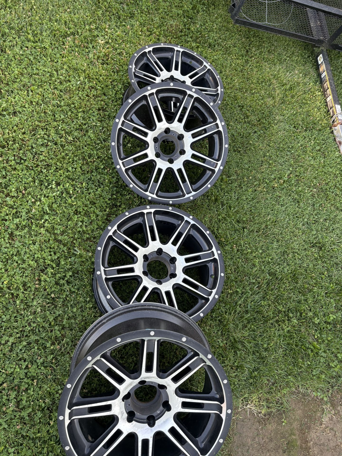 20 X 12.5 Inch Helo Truck Wheels